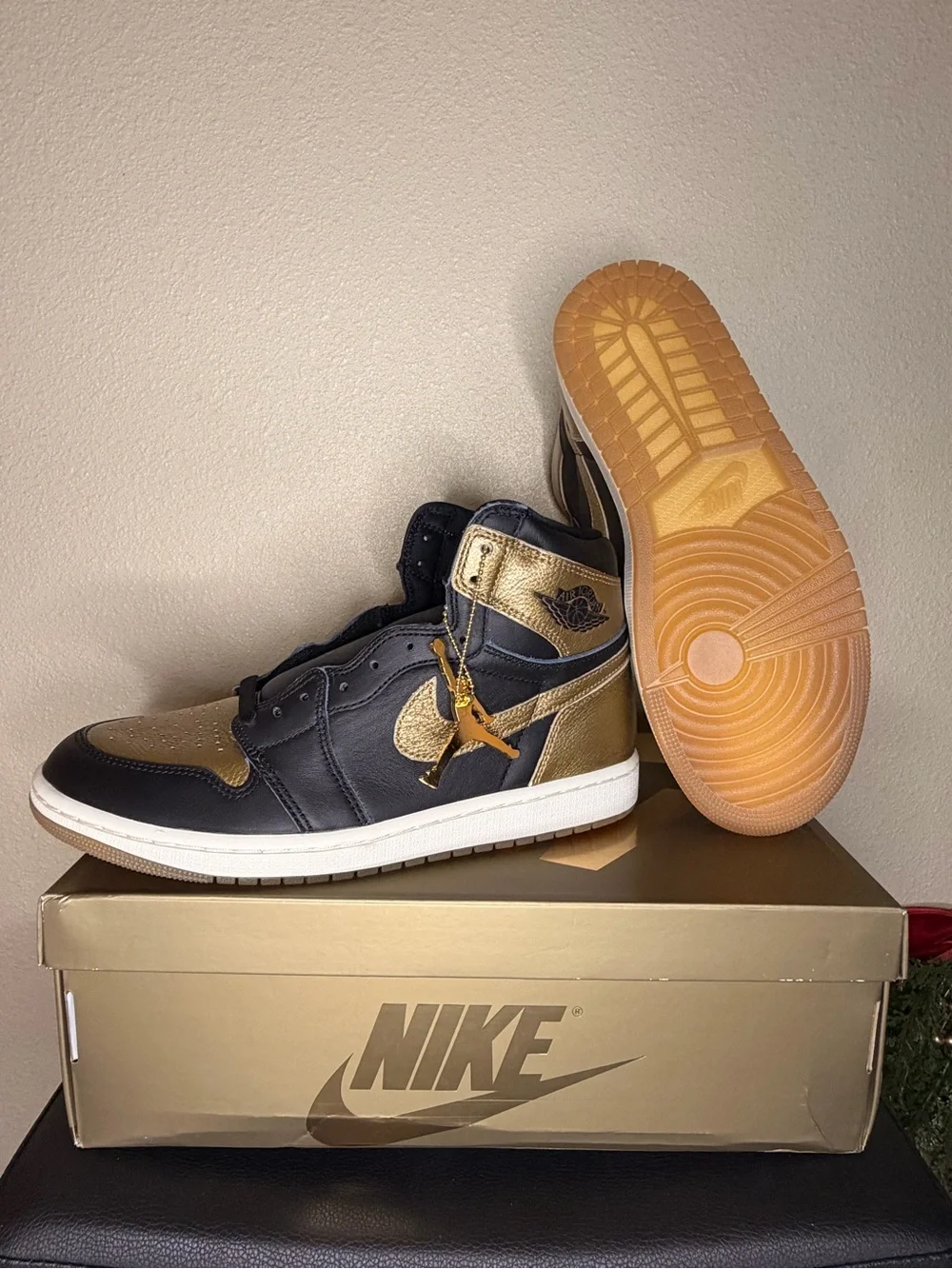 Jordan 1 Retro High OH in Black & Metallic Gold